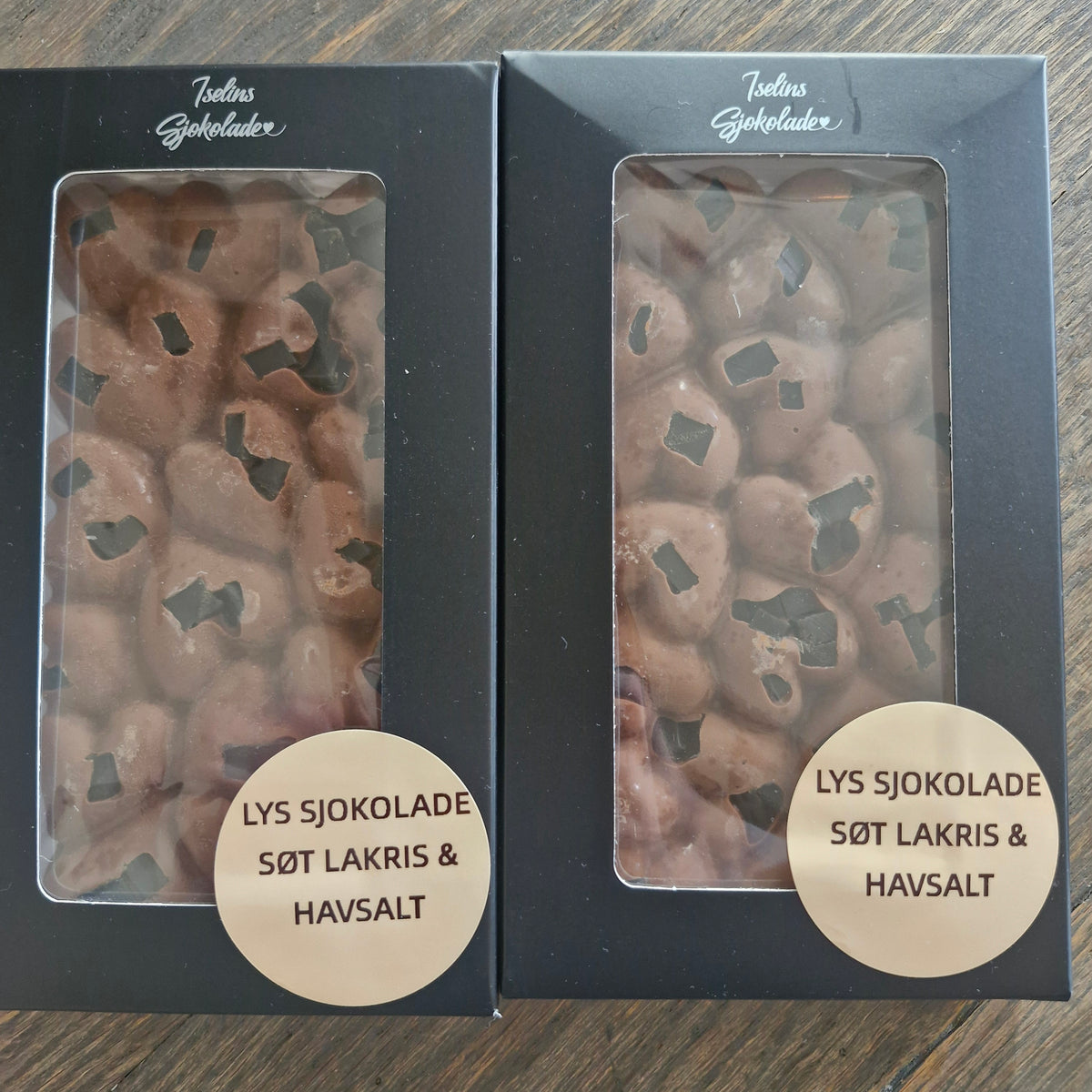 Lys sjokolade - søt lakris & havsalt