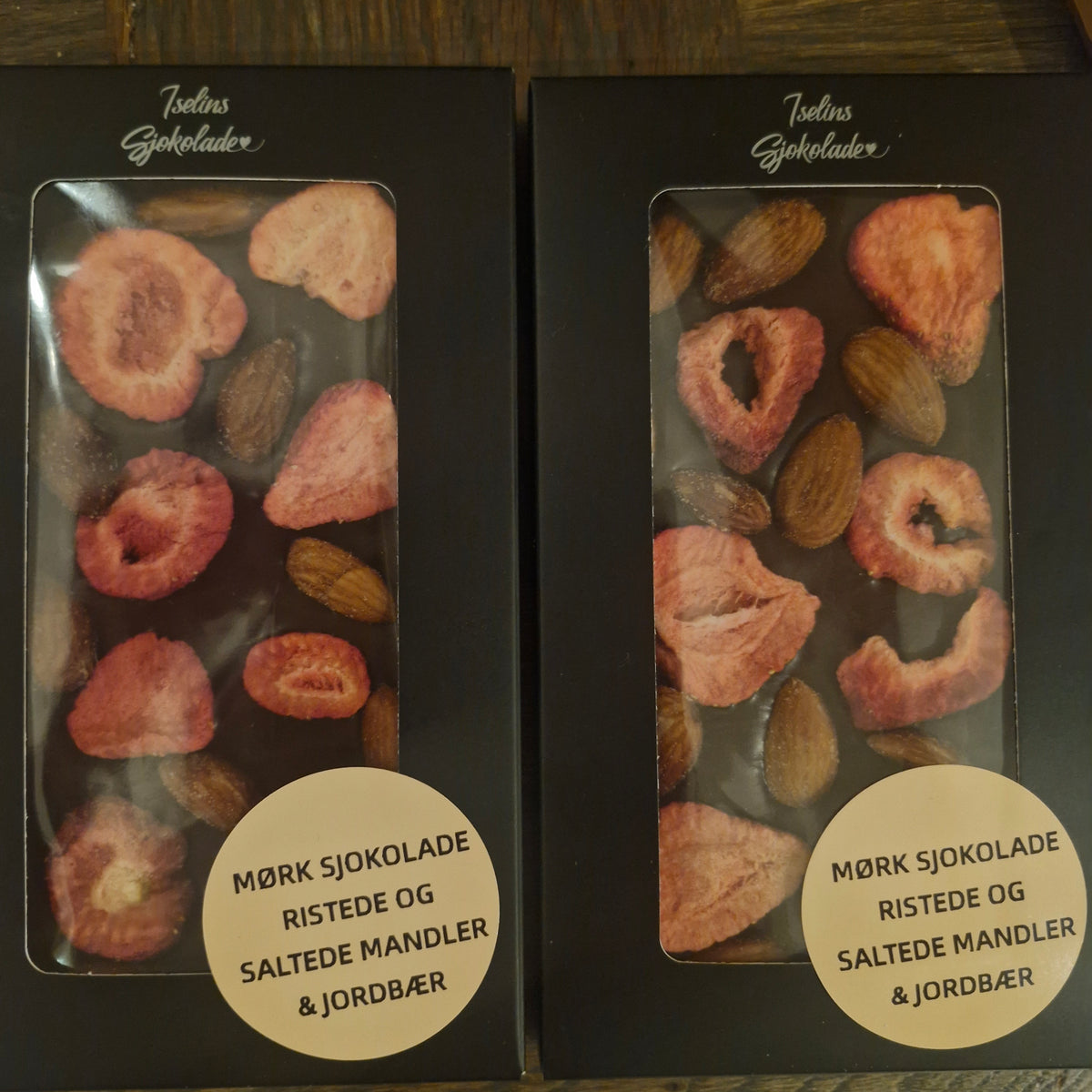 Mørk sjokolade - Ristede og salte mandler & jordbær